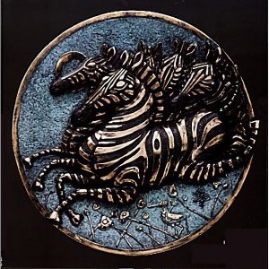 Zebras Platter by Jiang Tiefeng bronze sculpture